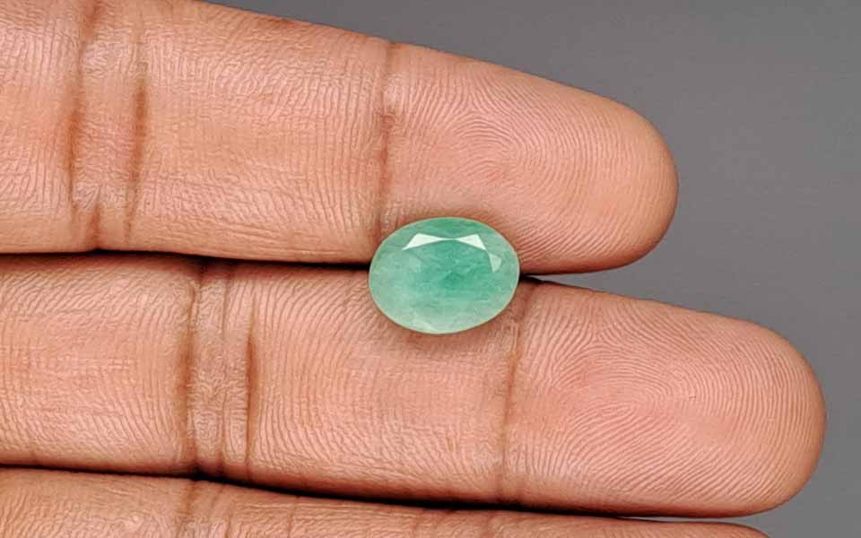 Emerald (Panna) Gemstone - 3.23 Carats