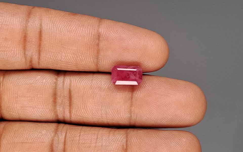 Ruby (Manik) Gemstone - 4.6 Carats