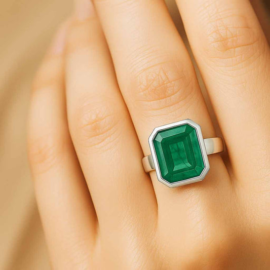 Stylish 925 Sterling Silver Emerald Ring for Women