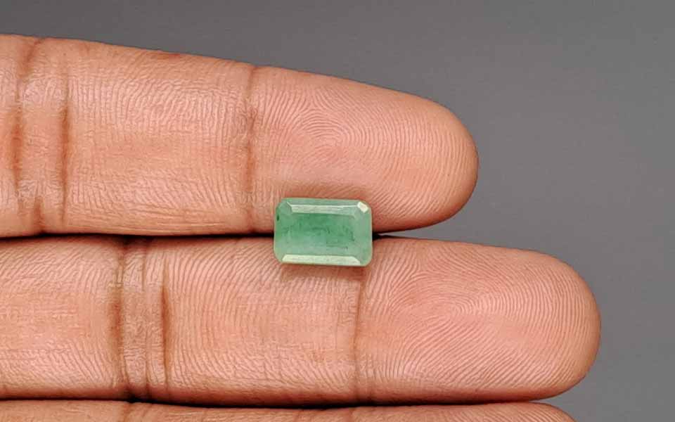 Emerald (Panna) Gemstone - 2.77 Carats