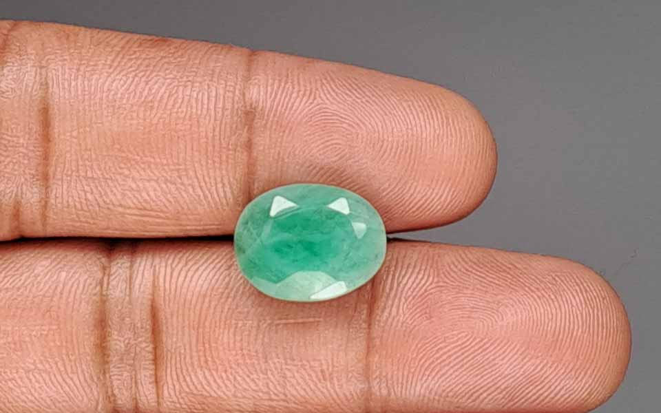 Emerald (Panna) Gemstone - 7.04 Carats