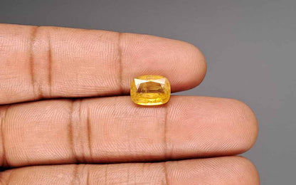 Yellow Sapphire (Pukhraj) Gemstone - 3.98 Carats