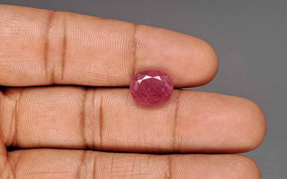Ruby (Manik) Gemstone - 4.87 Carats