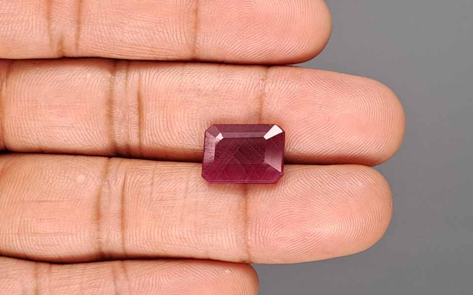 Ruby (Manik) Gemstone - 7.98 Carats