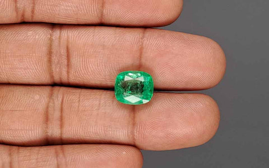 Emerald (Panna) Gemstone - 4.45 Carats