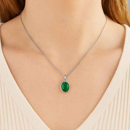 Modern Design Emerald Stone Pendant in Silver