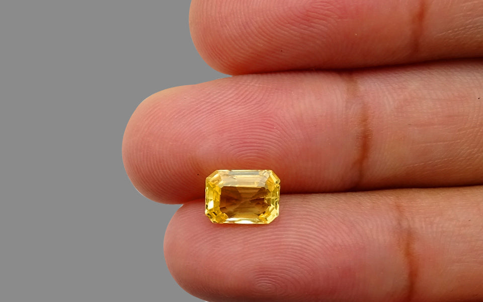 Yellow Sapphire (Pukhraj) Gemstone - 2.47 Carats
