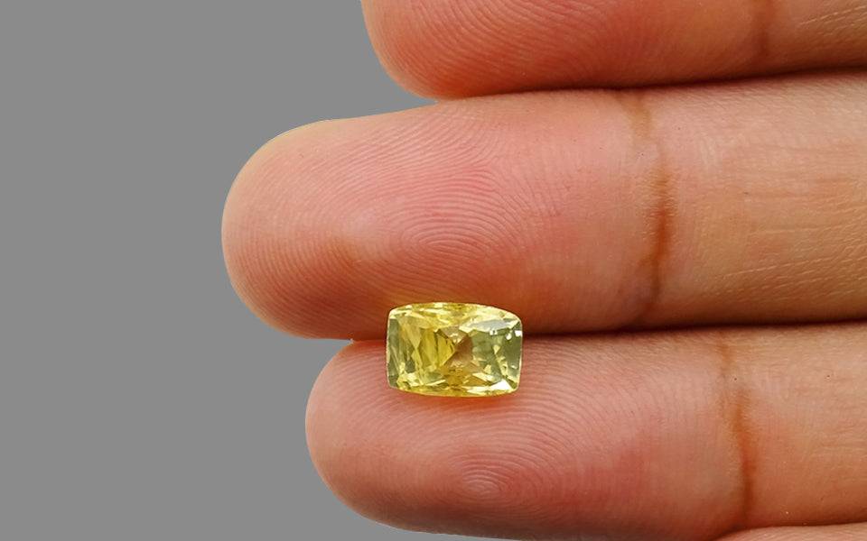 Yellow Sapphire (Pukhraj) Gemstone - 2.69 Carats