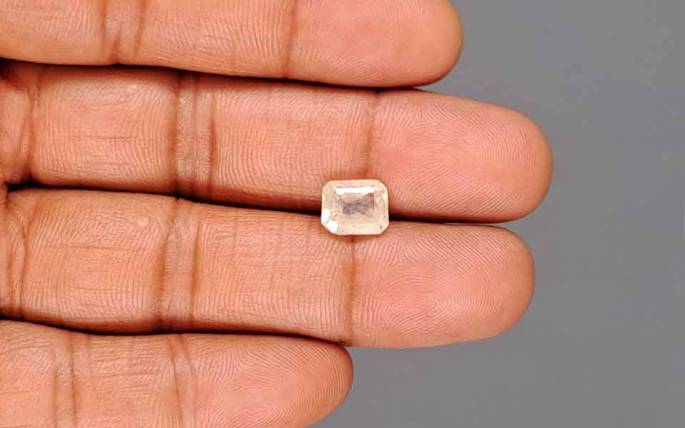 Yellow Sapphire (Pukhraj) Gemstone - 3.26 Carats