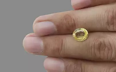 Yellow Sapphire (Pukhraj) - 3.54 Carats