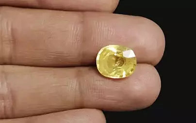 Yellow Sapphire - 6.05 Carats (Pukhraj - 6.59 Ratti)