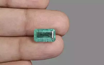 Emerald (Panna) - 3.79 Carats