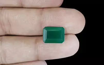 Green Onyx - 4.66 Carats