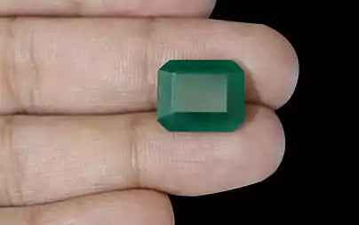 Green Onyx - 7.74 Carats