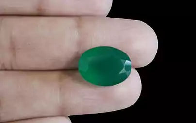 Green Onyx - 7.96 Carats