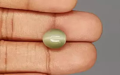 Cat's Eye - 6.13 Carats (Lahsuniya - 6.68 Ratti)