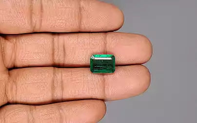 Emerald (Panna) - 3.95 Carats