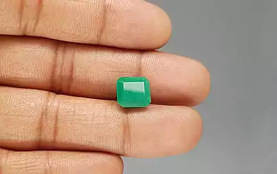 Emerald (Panna) - 4.92 Carats