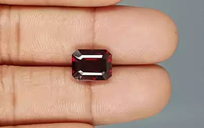 Hessonite (Gomed) - 5.59 Carats