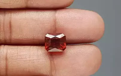 Hessonite (Gomed) - 6.03 Carats