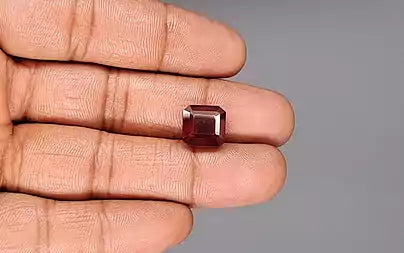 Hessonite - 7.58 Carats (Gomed - 8.26 Ratti)