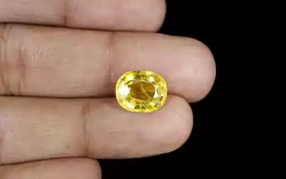 Yellow Sapphire (Pukhraj) - 5.86 Carats