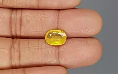 Yellow Sapphire (Pukhraj) - 4.16 Carats