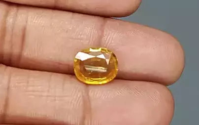 Yellow Sapphire (Pukhraj) - 4.66 Carats