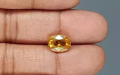 Yellow Sapphire (Pukhraj) - 4.67 Carats