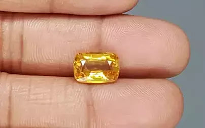Yellow Sapphire - 5.25 Carats (Pukhraj - 5.72 Ratti)