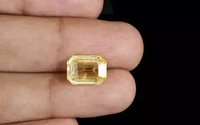 Yellow Sapphire - 5.29 Carats (Pukhraj - 5.77 Ratti)