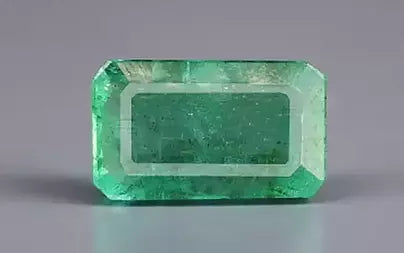 Emerald (Panna) - 3.79 Carats