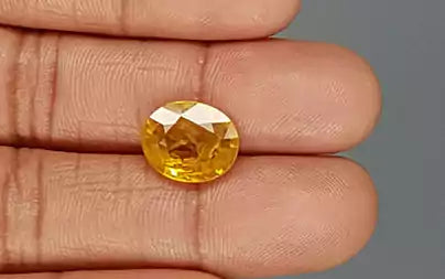 Yellow Sapphire - 6.04 Carats (Pukhraj - 6.58 Ratti)