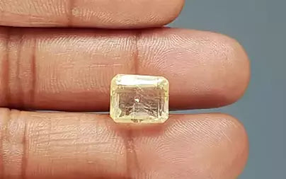 Yellow Topaz - 9.52 Carats