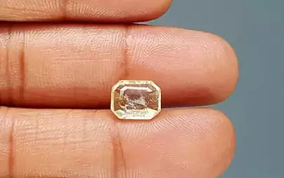 Yellow Topaz - 3.40 Carats