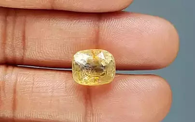Yellow Topaz - 8.78 Carats