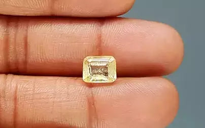 Yellow Topaz - 3.31 Carats