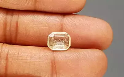 Yellow Topaz - 3.79 Carats