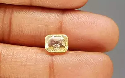 Yellow Topaz - 3.28 Carats