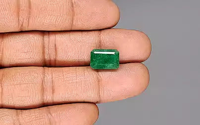 Emerald (Panna) - 5.93 Carats