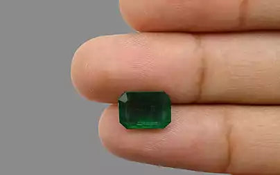 Emerald (Panna) - 4.46 Carats