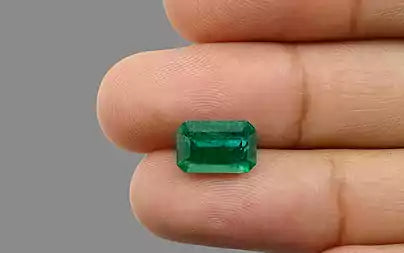 Emerald (Panna) - 3.29 Carats