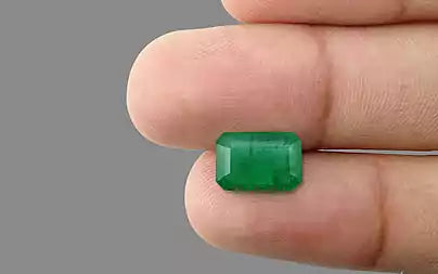Emerald (Panna) - 3.32 Carats
