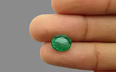 Emerald (Panna) - 2.82 Carats
