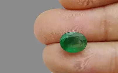 Emerald (Panna) - 2.74 Carats