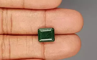 Emerald (Panna) - 3.79 Carats
