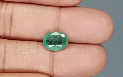 Emerald (Panna) - 2.75 Carats