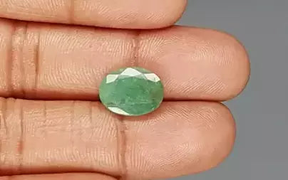 Emerald (Panna) - 4.83 Carats