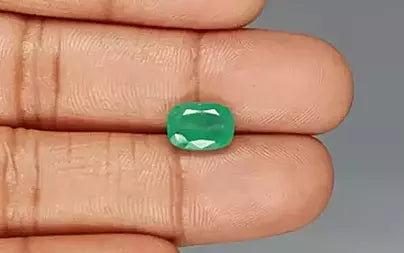 Emerald (Panna) - 2.62 Carats