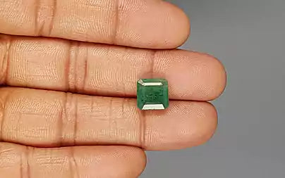 Emerald (Panna) - 4.66 Carats